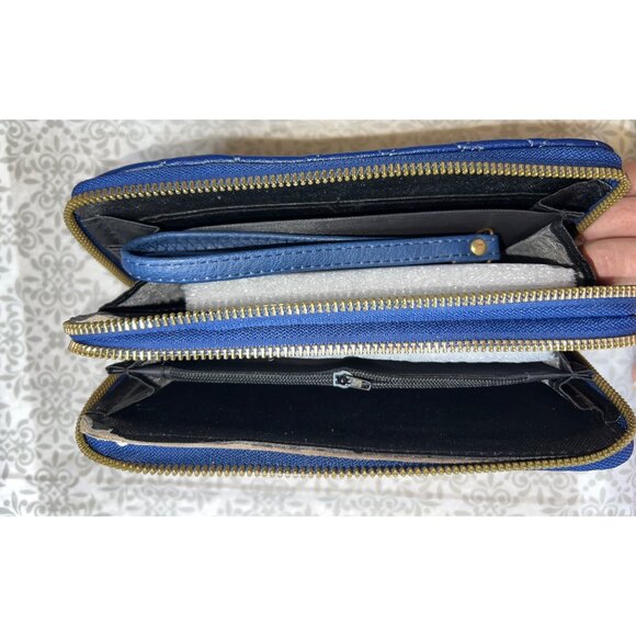 Quilted Blue Double-Zipper Wallet With Wristlet Strap & Multiple Compartments - Picture 3 of 4